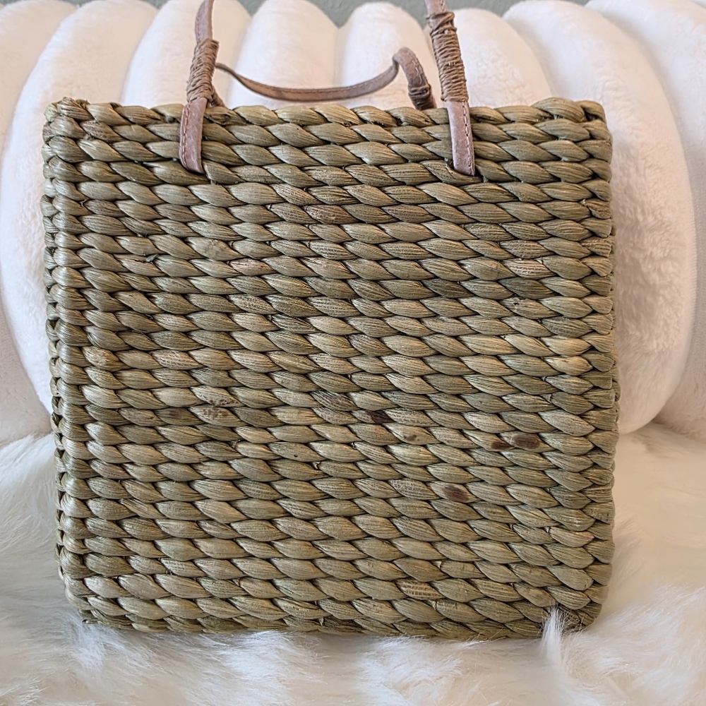 Woven Tote Bag with Heart Design - Picture 8 of 13